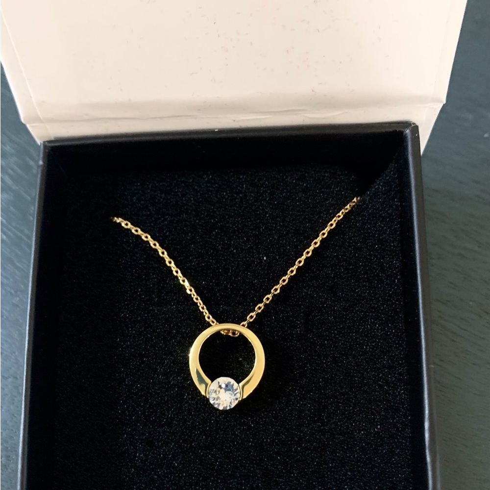 Cate & Chloe 18K Gold Plated Chrystal Pendant - Picture 2 of 9